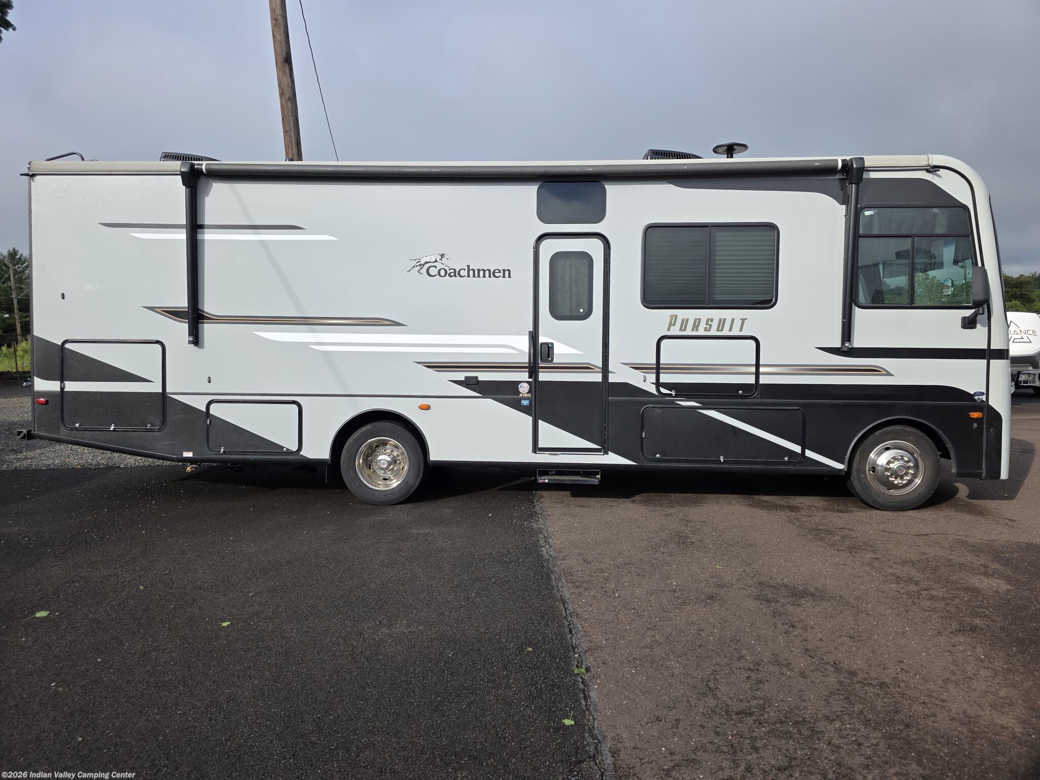 2022 Coachmen Pursuit 31BH - Used Class A For Sale by Indian Valley Camping Center in Souderton, Pennsylvania features Generator, Dinette, Oven, Pleated Shades, Solar Panel