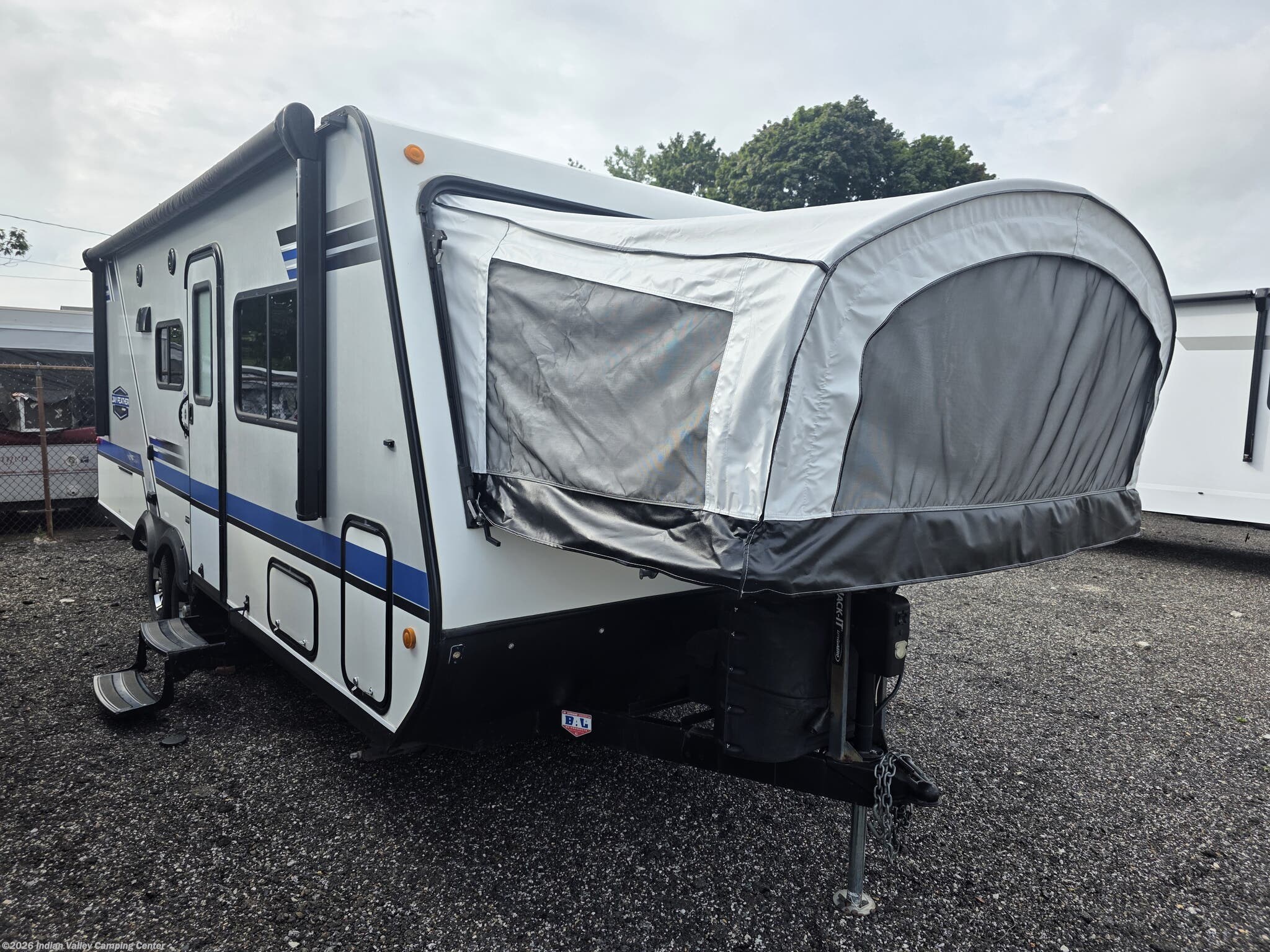 2018 Jayco Jay Feather EXP 23F - Used Expandable Trailer for sale by Indian Valley Camping Center in Souderton, Pennsylvania