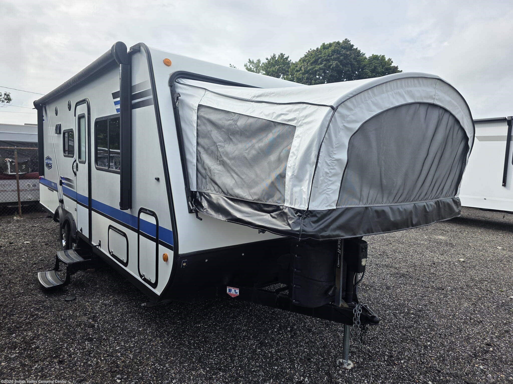 2018 Jayco Jay Feather EXP 23F - Used Travel Trailer For Sale by Indian Valley Camping Center in Souderton, Pennsylvania features Shower, Refrigerator, Microwave, Slideout, Dinette