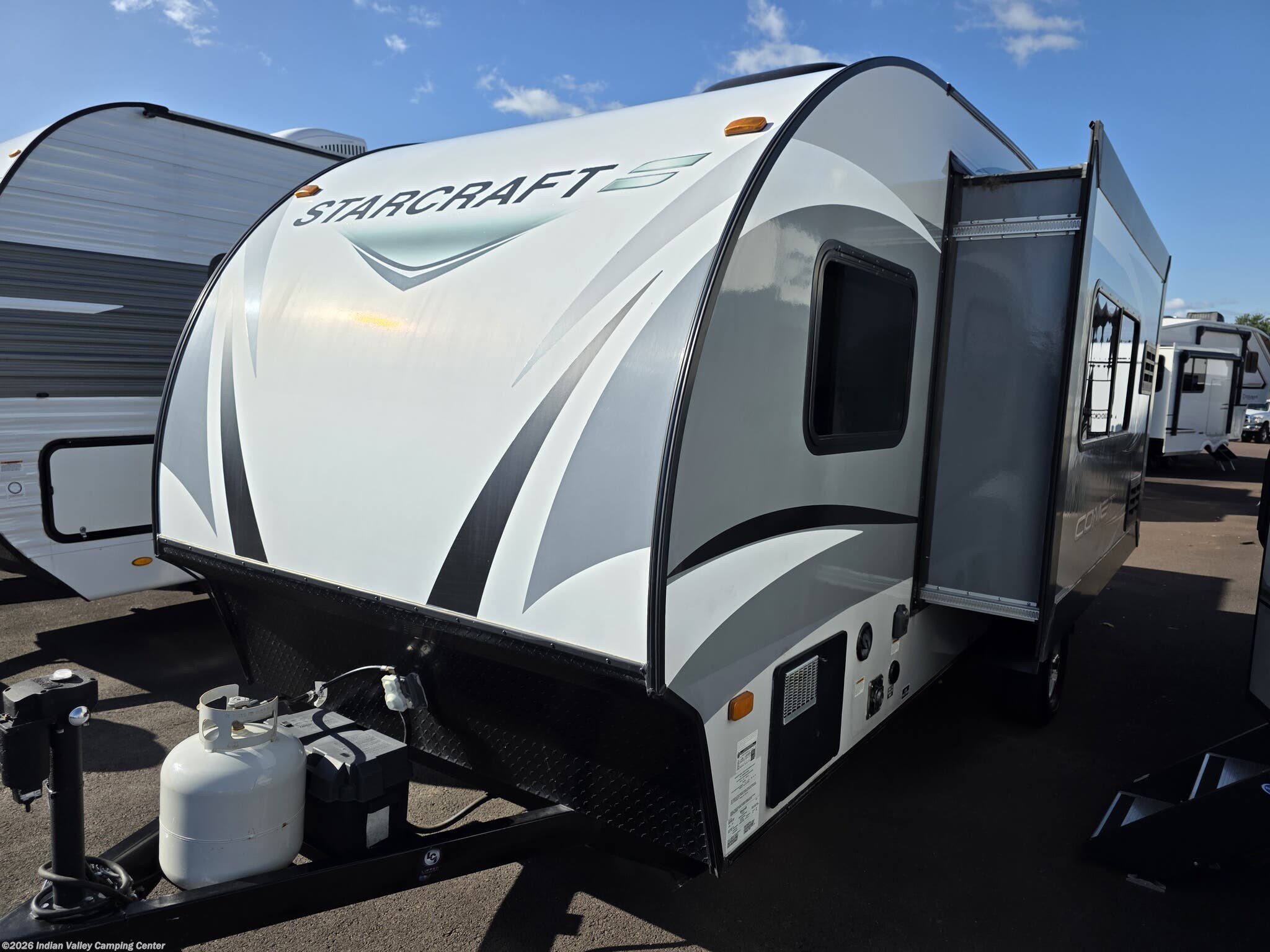 2018 Starcraft Comet 18DS - Used Travel Trailer For Sale by Indian Valley Camping Center in Souderton, Pennsylvania features Microwave, Stove, TV, Water Heater, Dinette