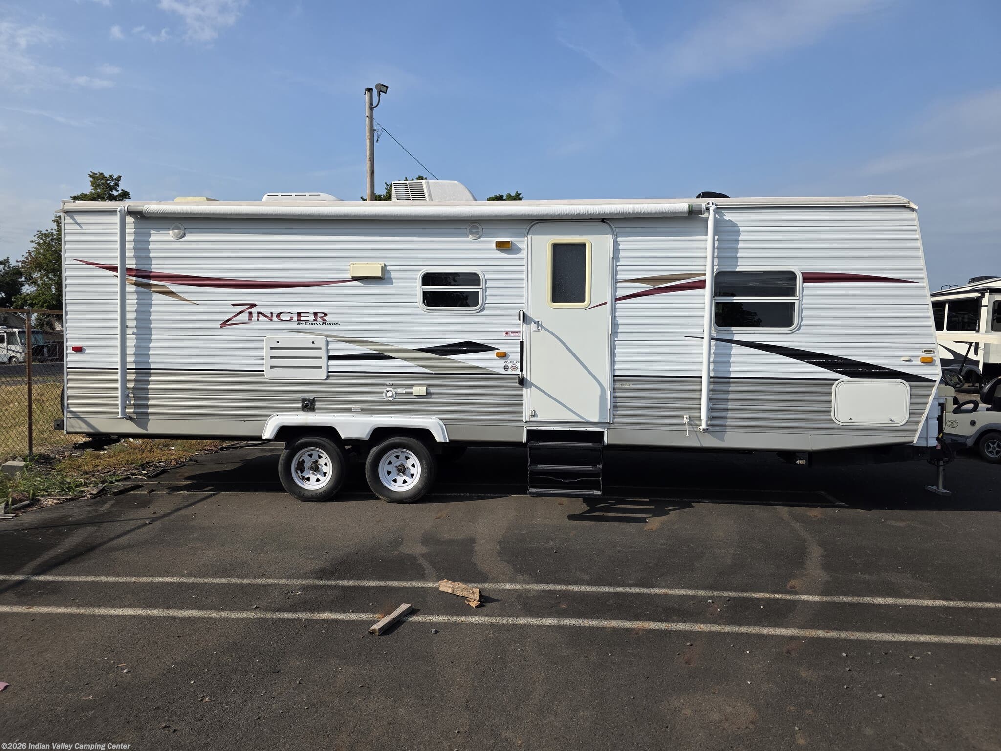 2009 CrossRoads Zinger 290FB - Used Travel Trailer For Sale by Indian Valley Camping Center in Souderton, Pennsylvania