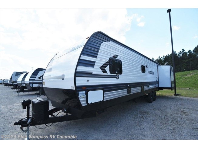 2022 CrossRoads Zinger ZR333DB - New Travel Trailer For Sale by Johns RV Sales and Service in Lexington, South Carolina