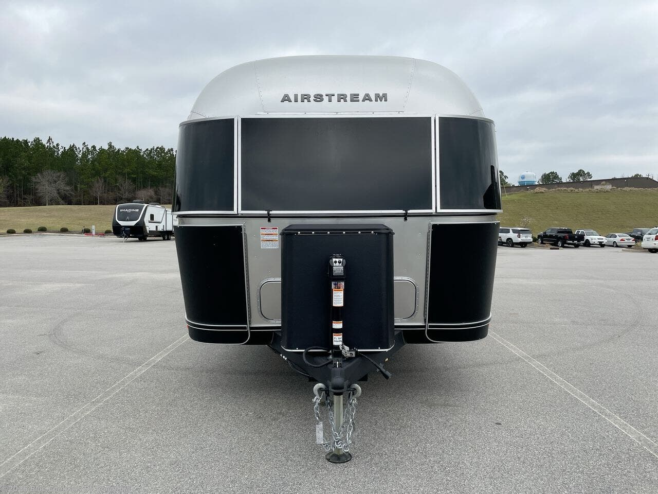 2025 Airstream Flying Cloud 27FB - New Travel Trailer For Sale by Blue Compass RV Columbia in Lexington, South Carolina