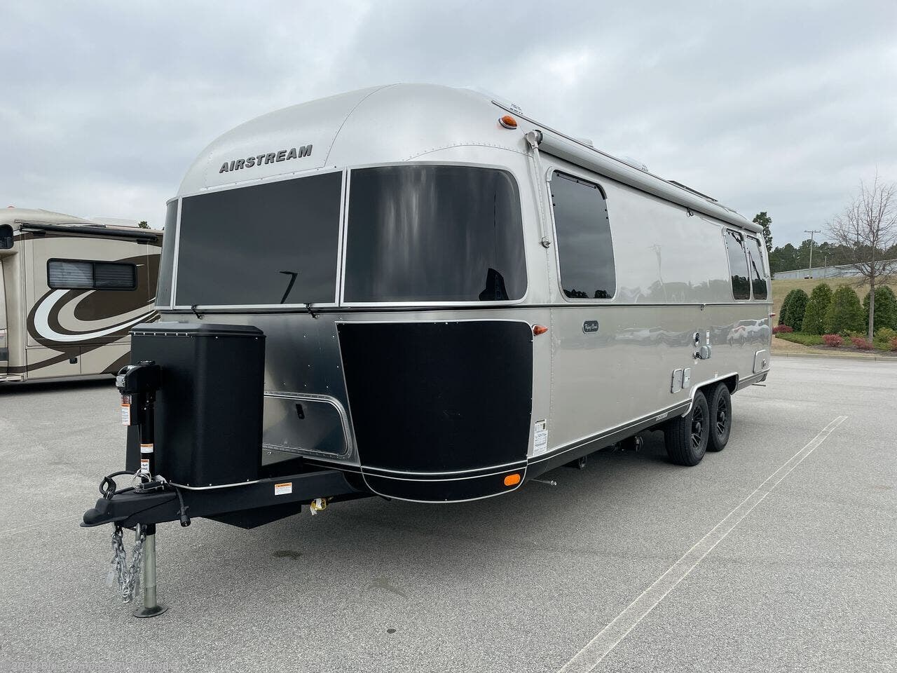 2025 Flying Cloud 27FB by Airstream from Blue Compass RV Columbia in Lexington, South Carolina