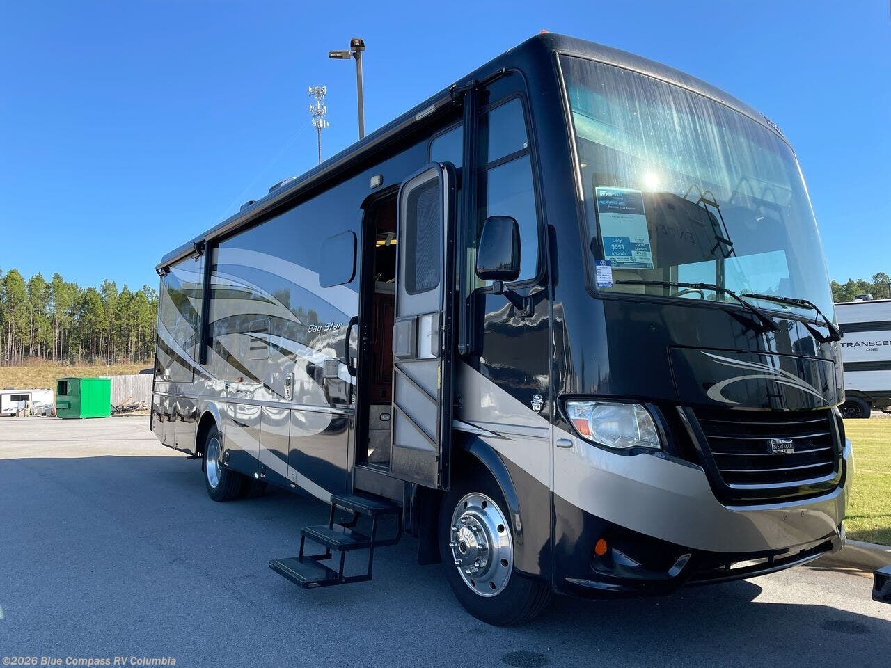 2016 Newmar Bay Star 3124 - Used Class A For Sale by Blue Compass RV Columbia in Lexington, South Carolina features Slideout