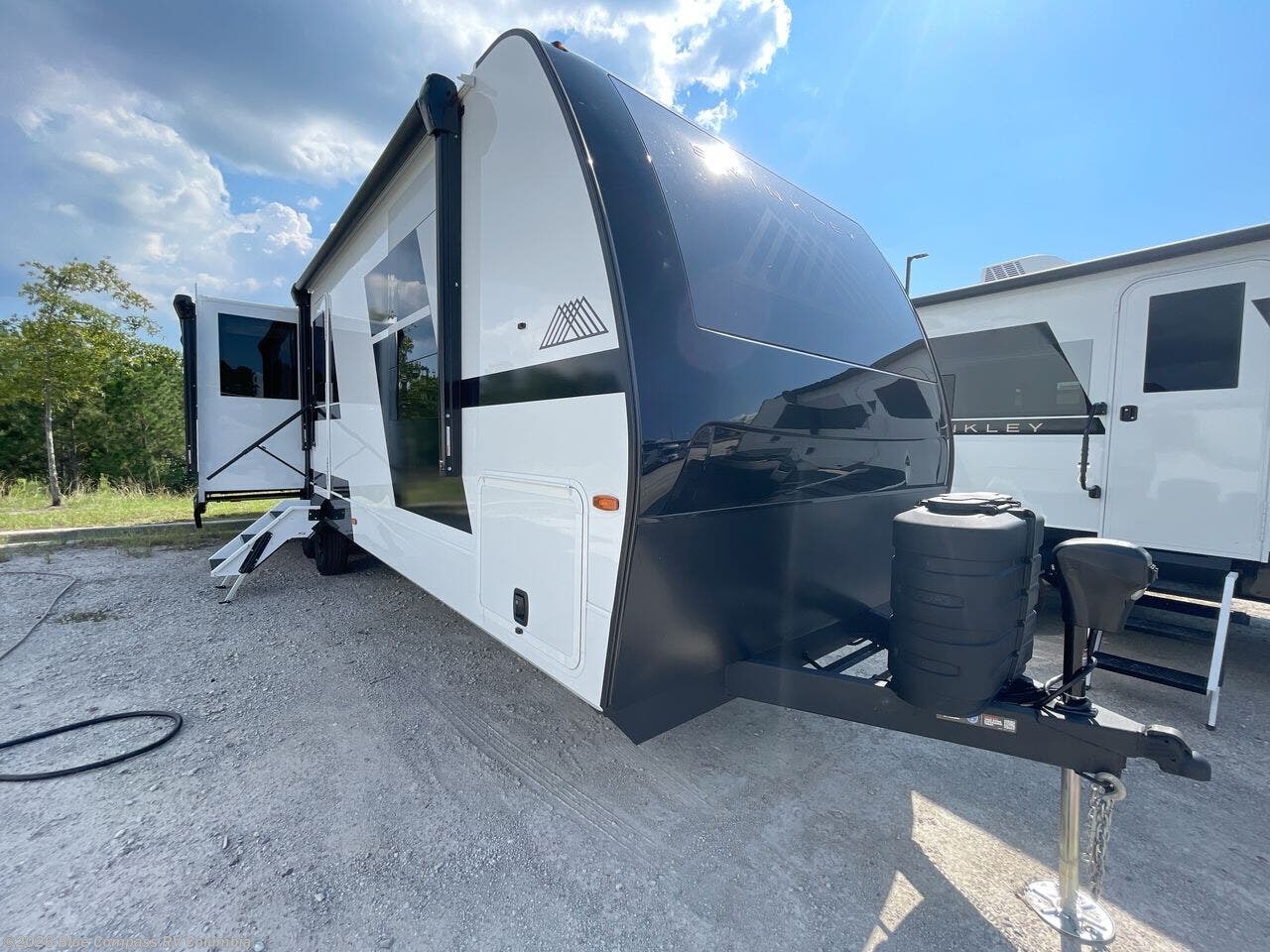 2027 Model I 280 by Brinkley RV from Blue Compass RV Columbia in Lexington, South Carolina