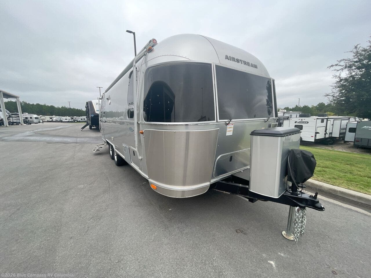 2017 Flying Cloud 25 Twin by Airstream from Blue Compass RV Columbia in Lexington, South Carolina