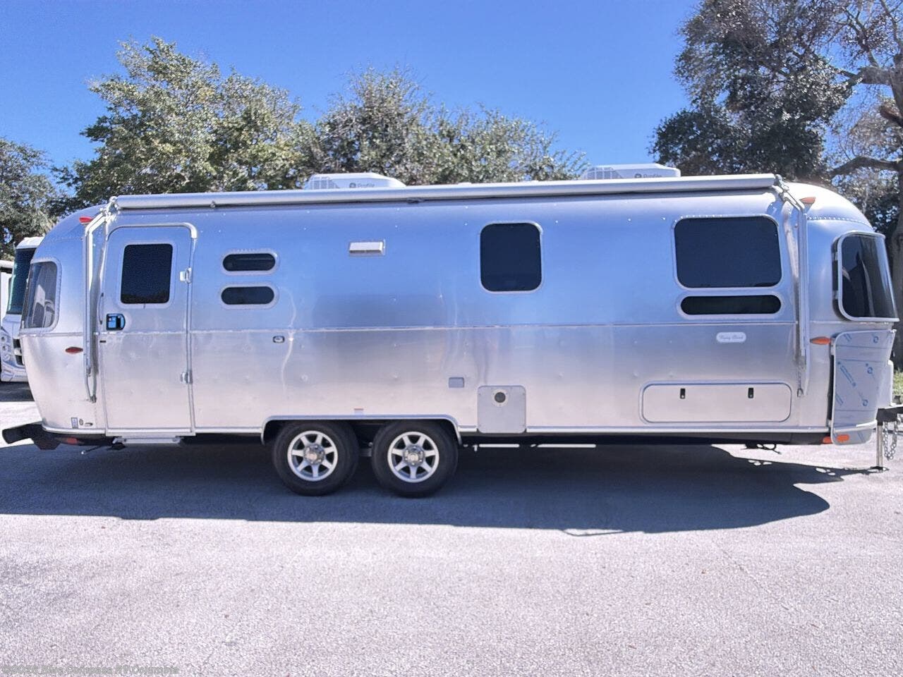 New 2027 Airstream Flying Cloud 27FB Twin available in Lexington, South Carolina