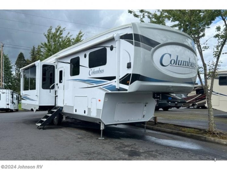 Used 2022 Palomino Columbus 329DV available in Sandy, Oregon