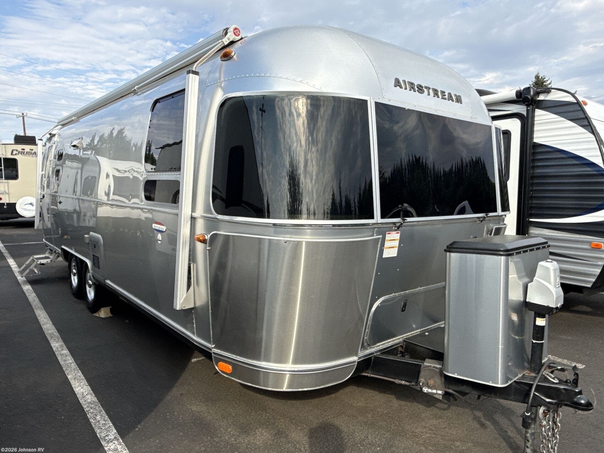 2018 International Serenity 27FB by Airstream from Johnson RV in Sandy, Oregon