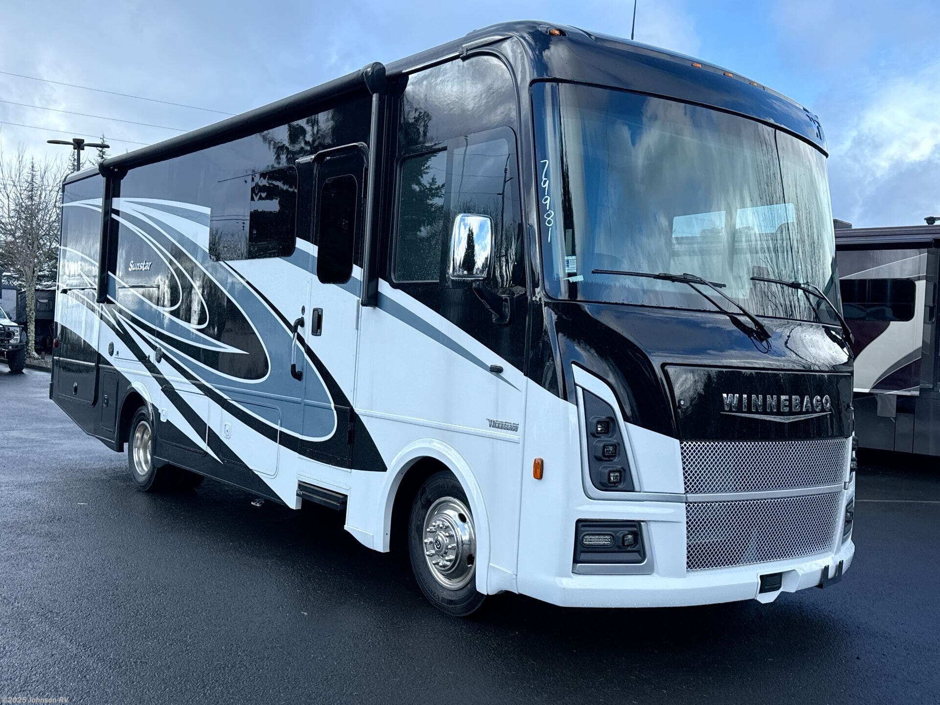 2025 Sunstar 29V by Winnebago from Johnson RV in Sandy, Oregon