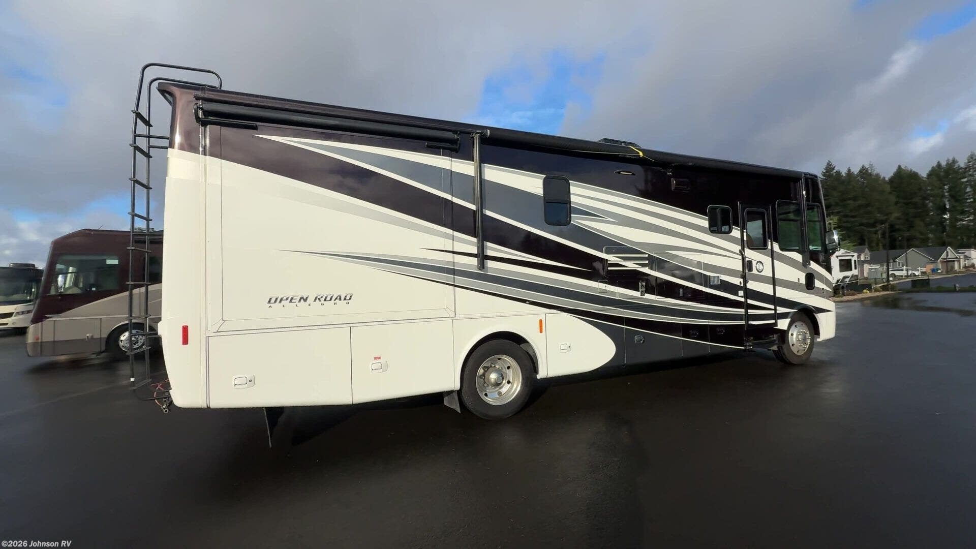 Used 2018 Tiffin Allegro 32 SA available in Sandy, Oregon