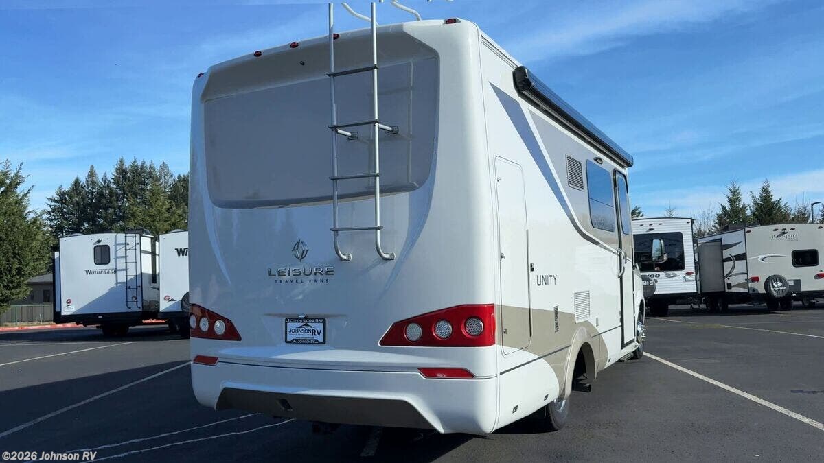 2016 Leisure Travel Unity 24MB - Used Class C For Sale by Johnson RV in Sandy, Oregon
