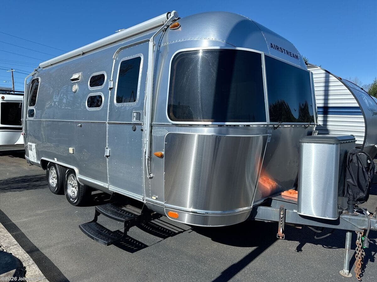 2015 Airstream Flying Cloud 23D - Used Travel Trailer For Sale by Johnson RV in Sandy, Oregon