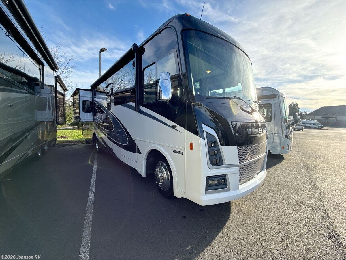 2023 Winnebago Sunstar 33K - Used Class A For Sale by Johnson RV in Sandy, Oregon