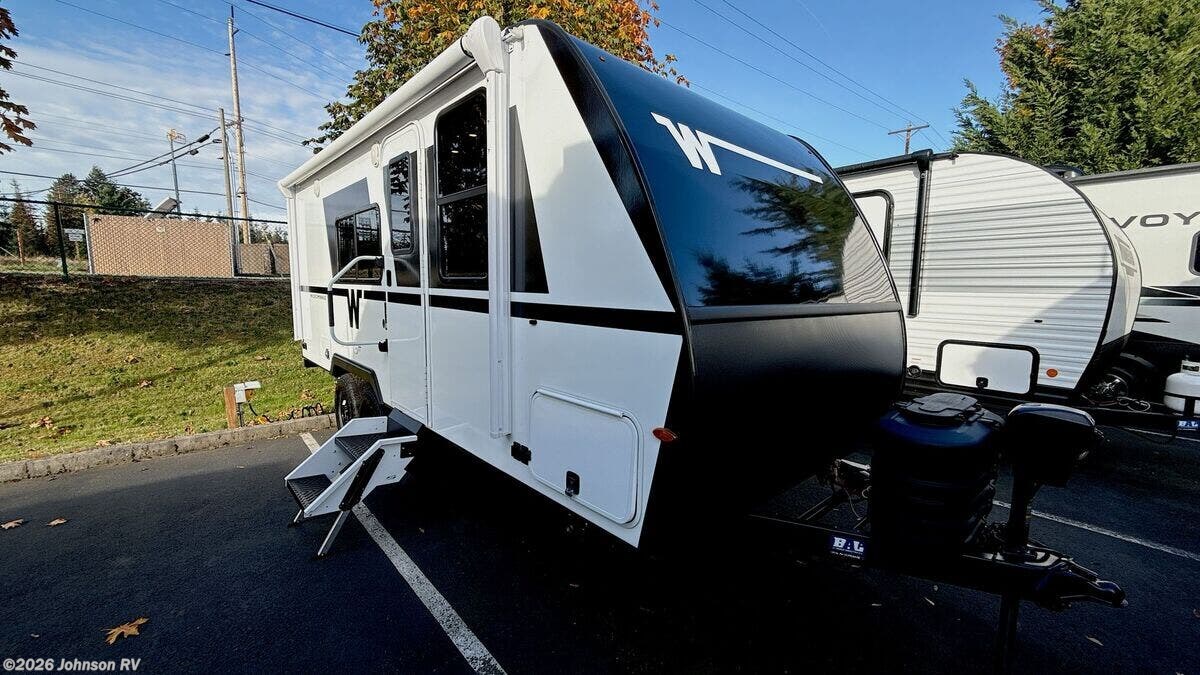 2026 Winnebago Micro Minnie 2108FBS - New Travel Trailer For Sale by Johnson RV in Sandy, Oregon
