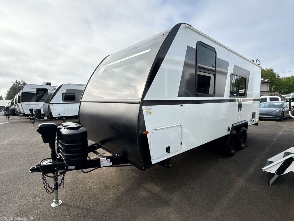 2026 Winnebago Micro Minnie 2000FRB - New Travel Trailer For Sale by Johnson RV in Sandy, Oregon