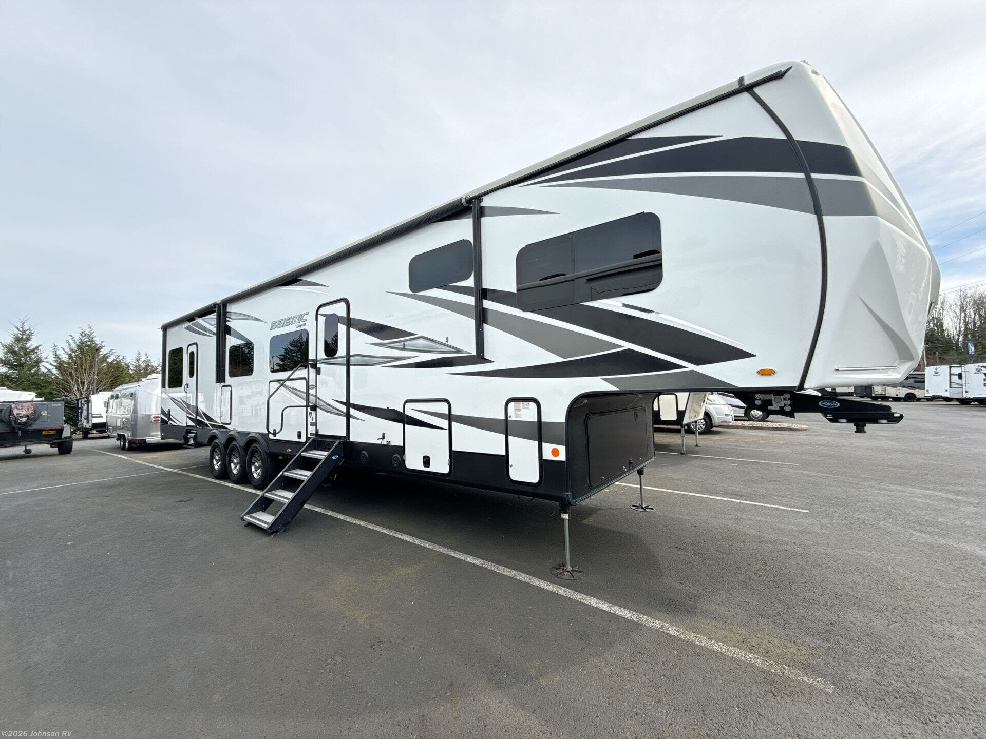 2020 Seismic 4125 by Jayco from Johnson RV in Sandy, Oregon