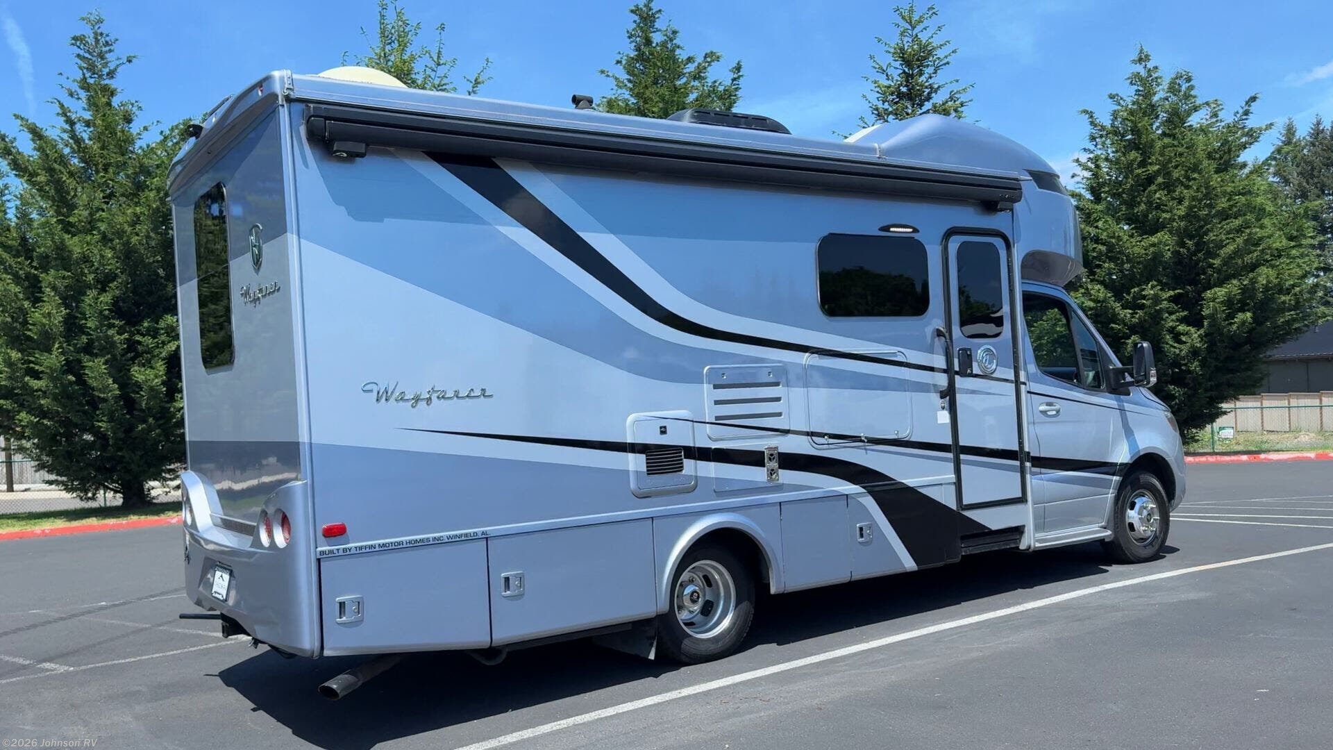 Used 2020 Tiffin Wayfarer 25RW available in Sandy, Oregon