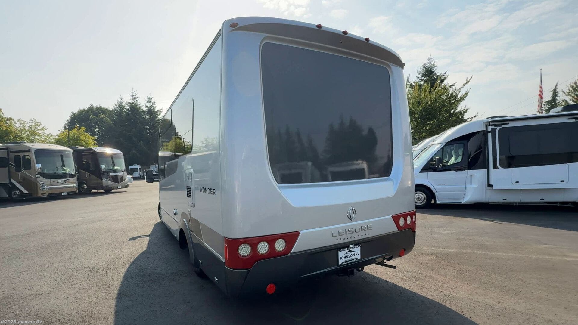 2017 Wonder 24MB by Leisure Travel from Johnson RV in Sandy, Oregon