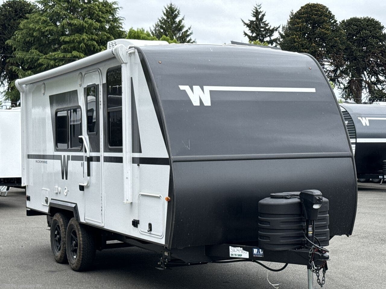 2026 Winnebago Micro Minnie 2108DS - New Travel Trailer For Sale by Johnson RV in Sandy, Oregon