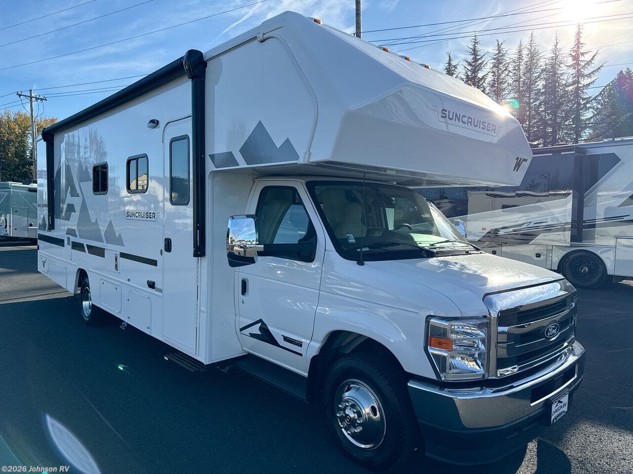 2026 Suncruiser 28MB by Winnebago from Johnson RV in Sandy, Oregon