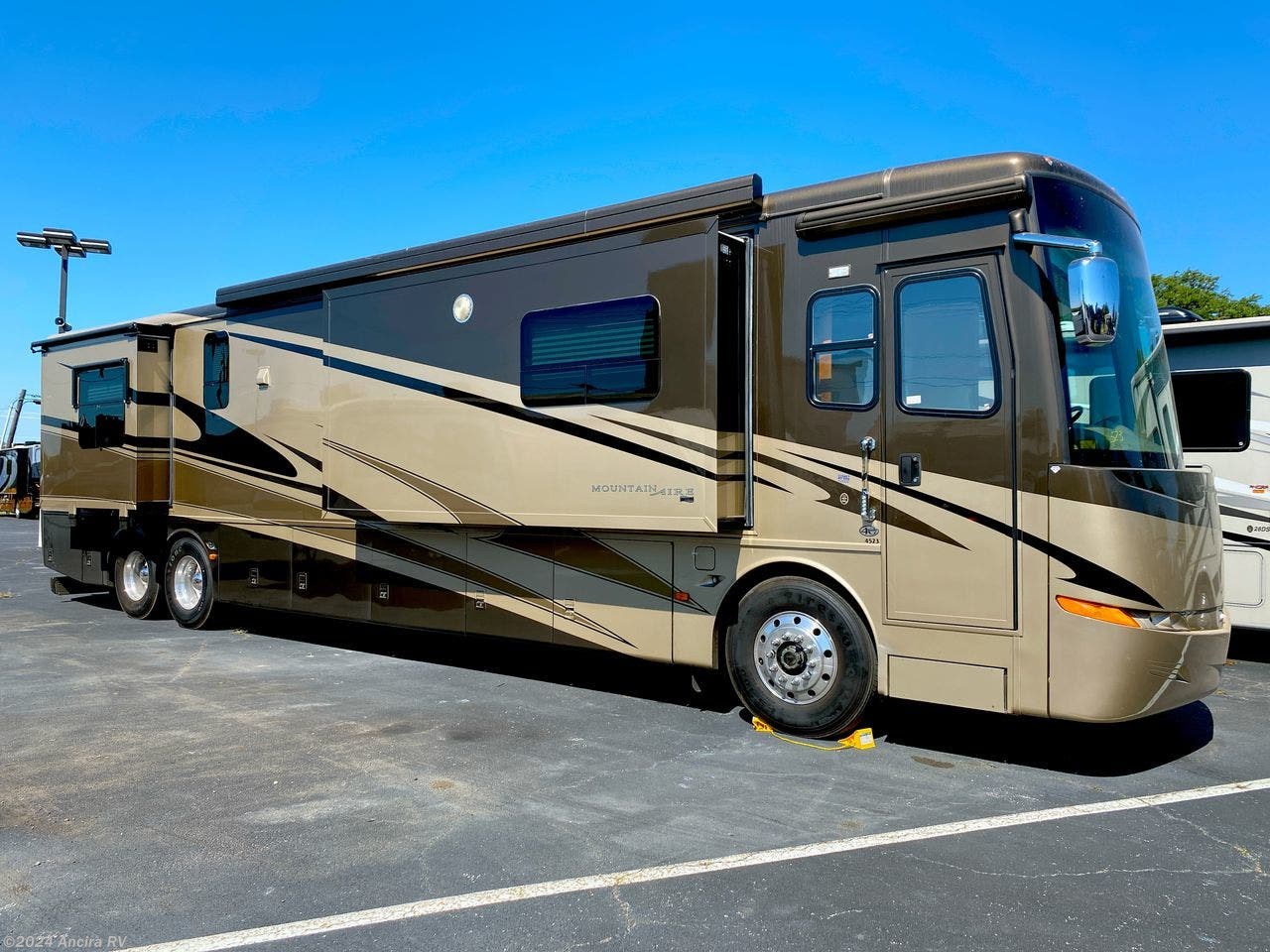 2008 Newmar Mountain Aire 4523 RV for Sale in Boerne, TX 780069250