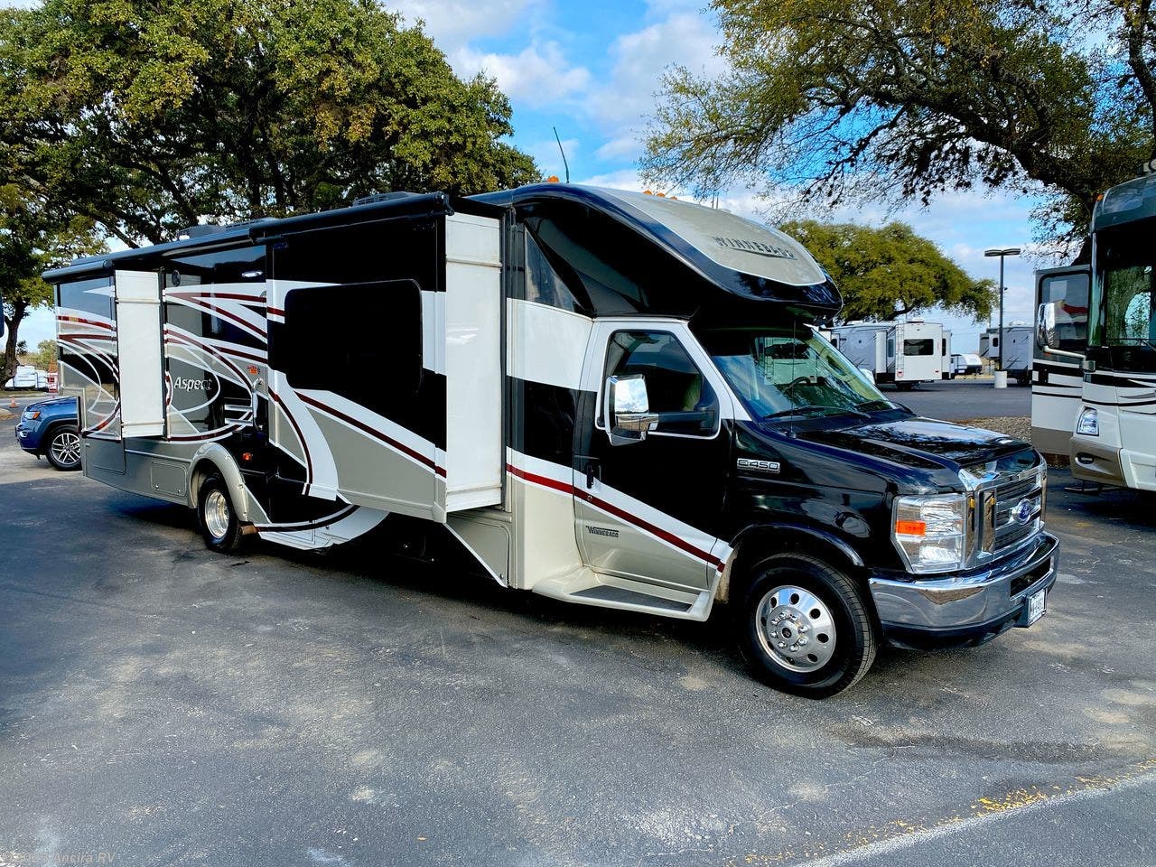 2017 Winnebago Aspect 30J RV for Sale in Boerne, TX 780069250 BA411A