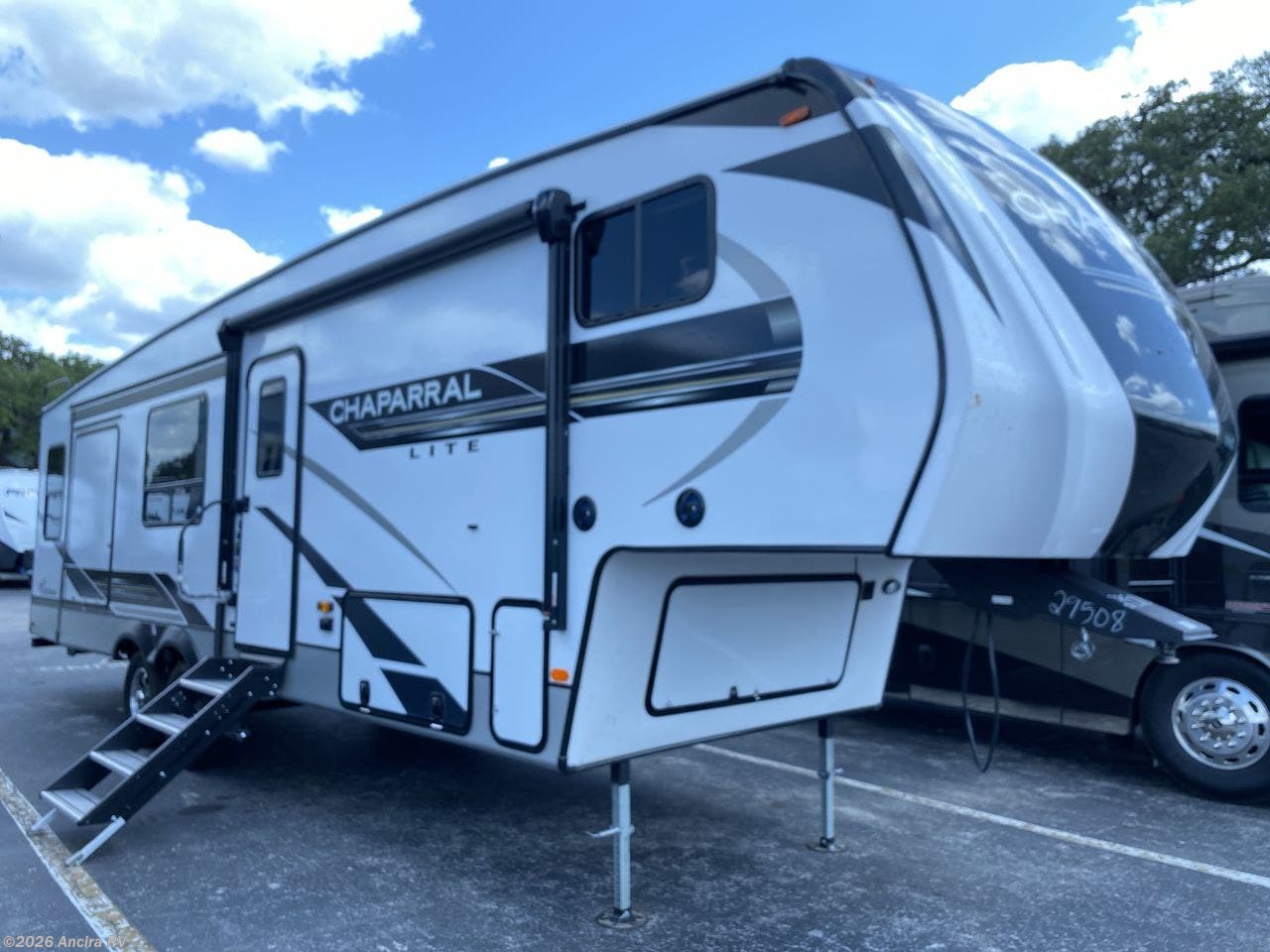 2022 Coachmen Chaparral Lite 284RL RV for Sale in Boerne, TX 78006-9250 |  BB1333 | RVUSA.com Classifieds