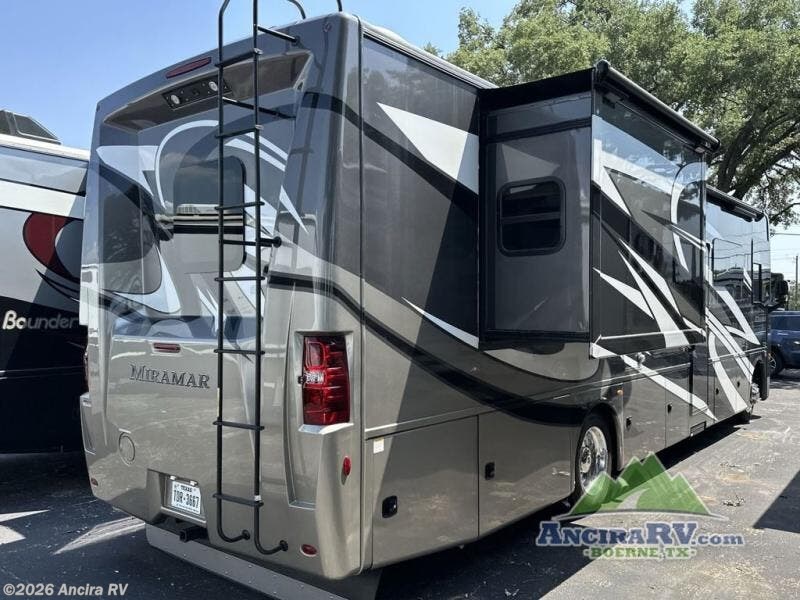 2022 Miramar 34.7 by Thor Motor Coach from Ancira RV in Boerne, Texas