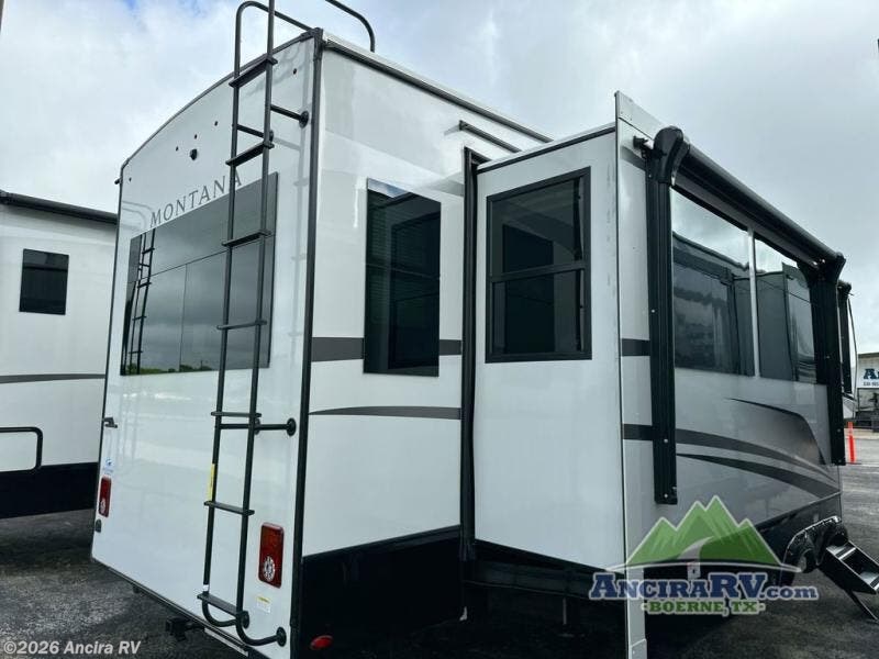 2025 Montana 3123RL by Keystone from Ancira RV in Boerne, Texas