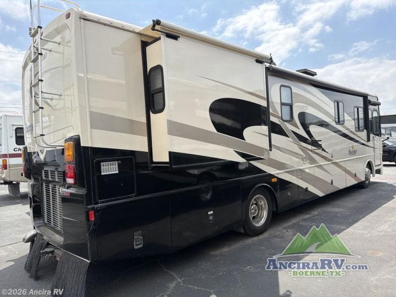 2007 Bounder Diesel 38V by Fleetwood from Ancira RV in Boerne, Texas