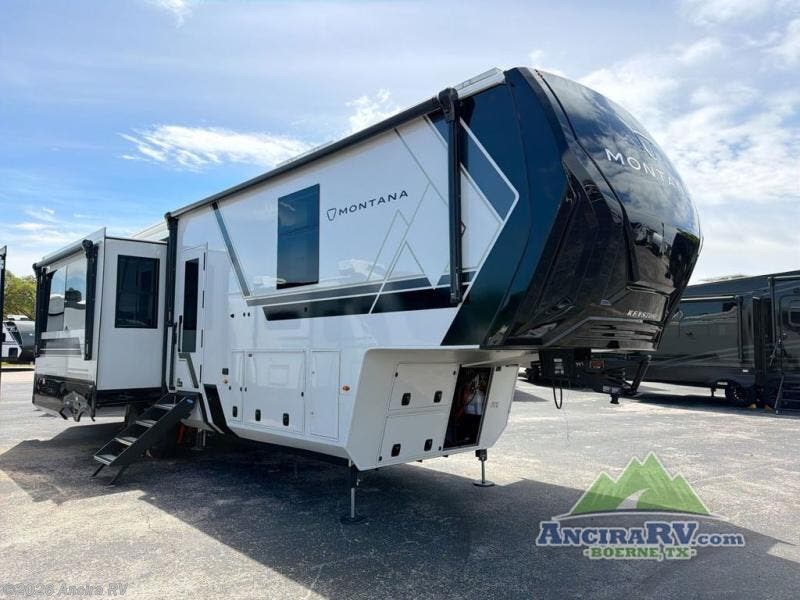 New 2026 Keystone Montana 3100RL available in Boerne, Texas