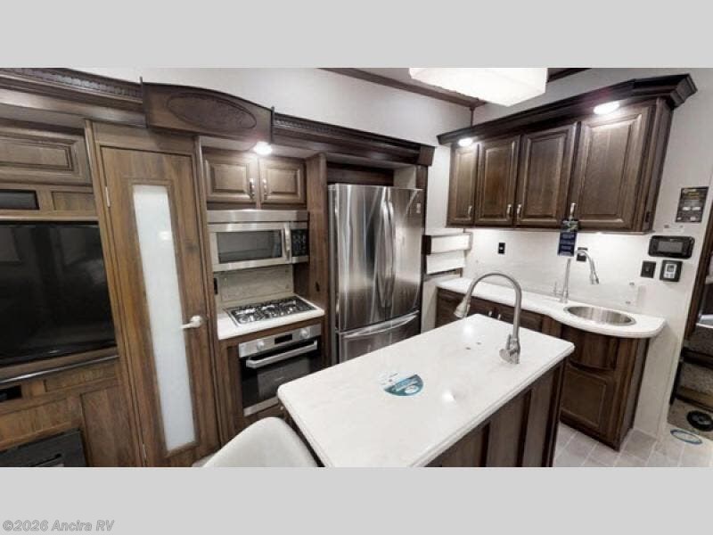 Used 2019 Palomino Columbus F329DV available in Boerne, Texas