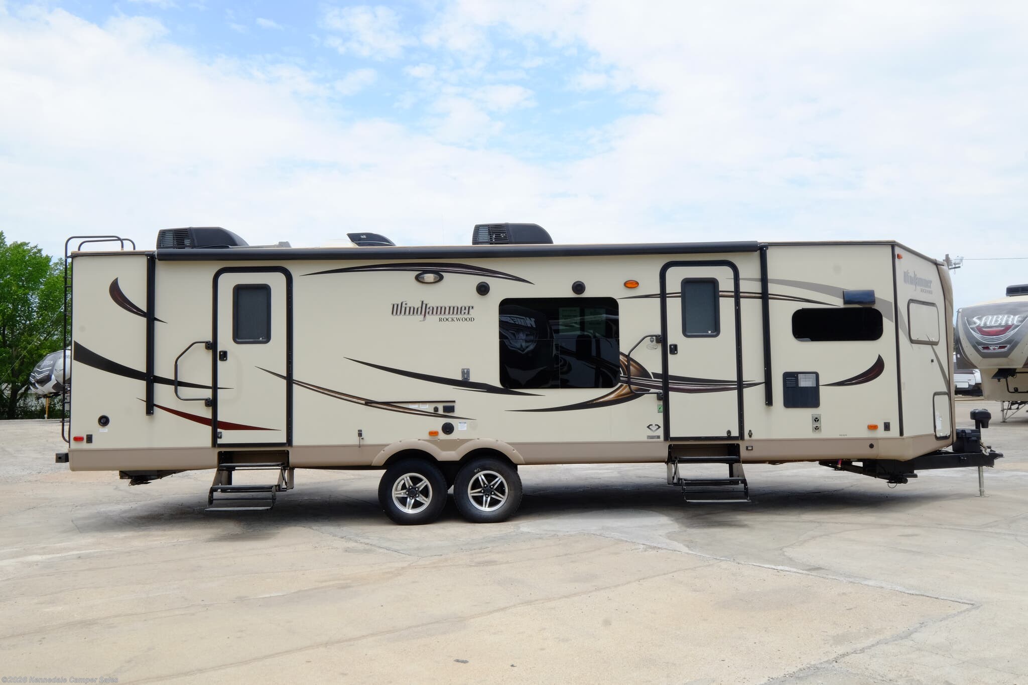 2017 Forest River Rockwood Windjammer 3008W RV for Sale in Kennedale