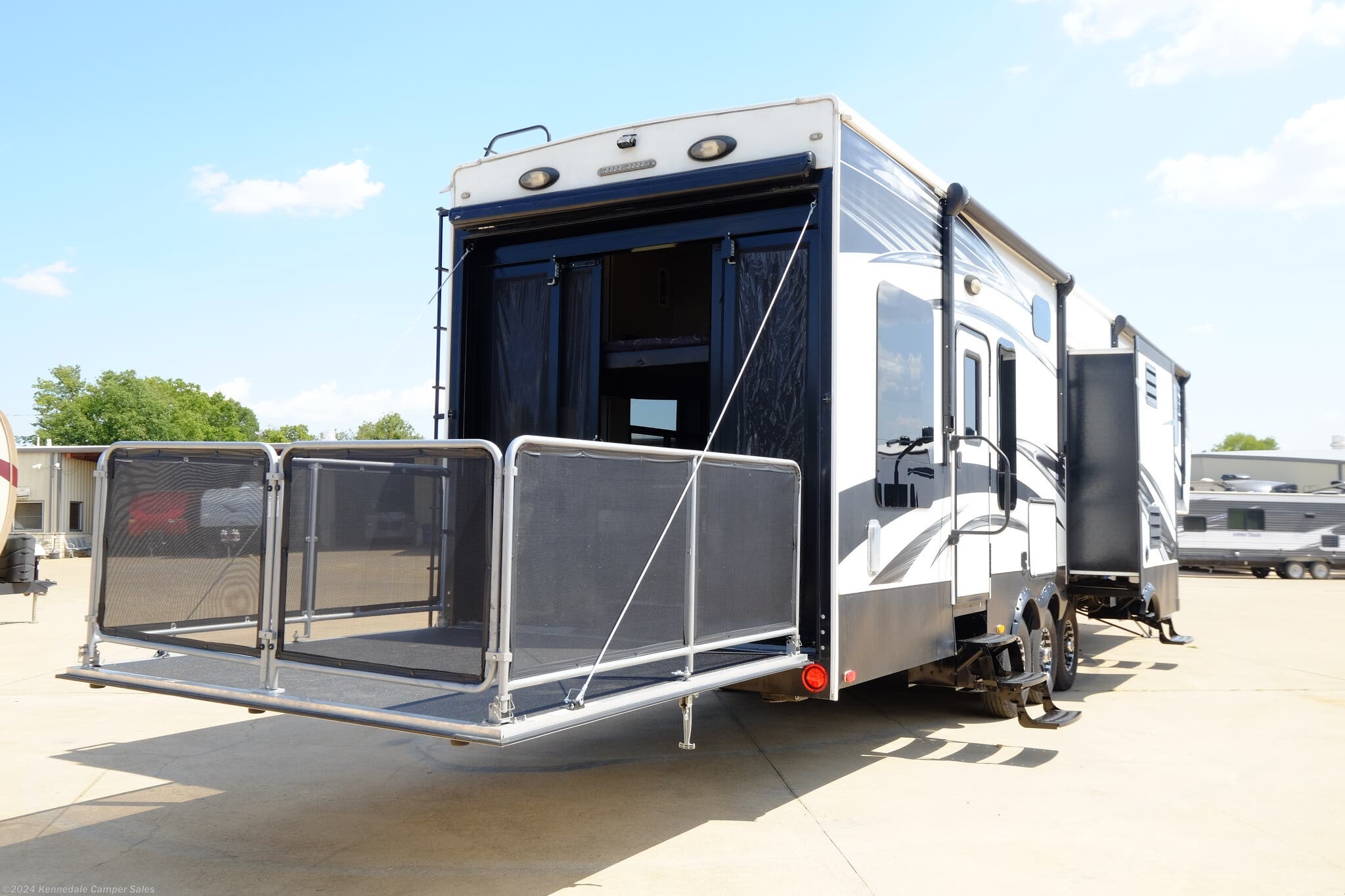 2014 Keystone Fuzion Chrome 390 RV for Sale in Kennedale, TX 76060 ...