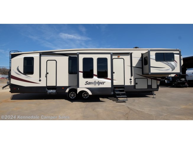 Used 2018 Forest River Sandpiper 377FLIK available in Kennedale, Texas