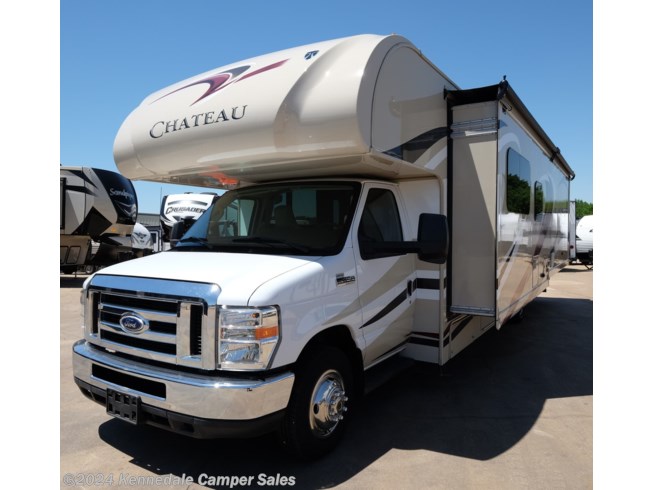 2015 Thor Motor Coach Chateau 31W - Used Class C For Sale by Kennedale Camper Sales in Kennedale, Texas