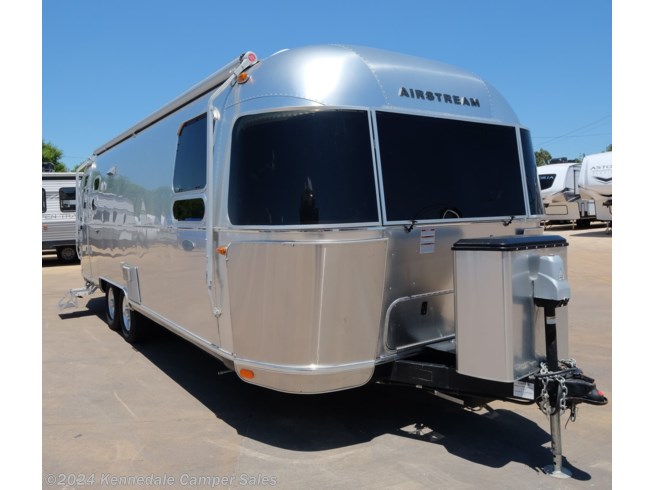 Used 2019 Airstream Flying Cloud 27FB available in Kennedale, Texas
