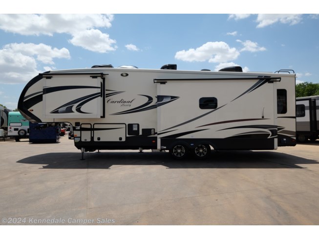 2020 Cardinal Luxury 335RLX by Forest River from Kennedale Camper Sales in Kennedale, Texas
