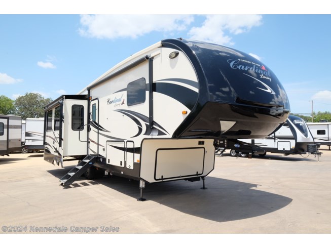 Used 2020 Forest River Cardinal Luxury 335RLX available in Kennedale, Texas
