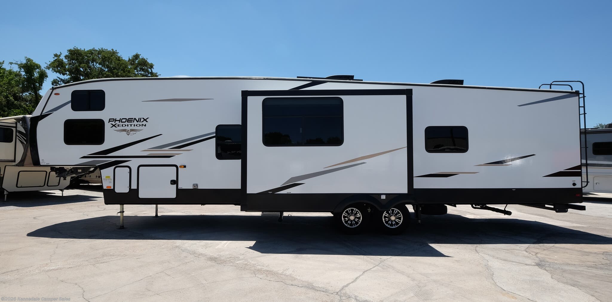 2022 Shasta Phoenix X-Edition 355FBX RV for Sale in Kennedale, TX 76060 |  001740 | RVUSA.com Classifieds