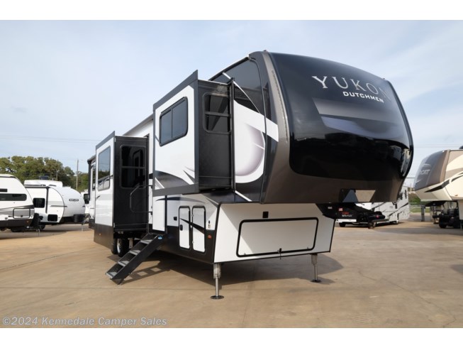Used 2022 Dutchmen Yukon 421FL available in Kennedale, Texas