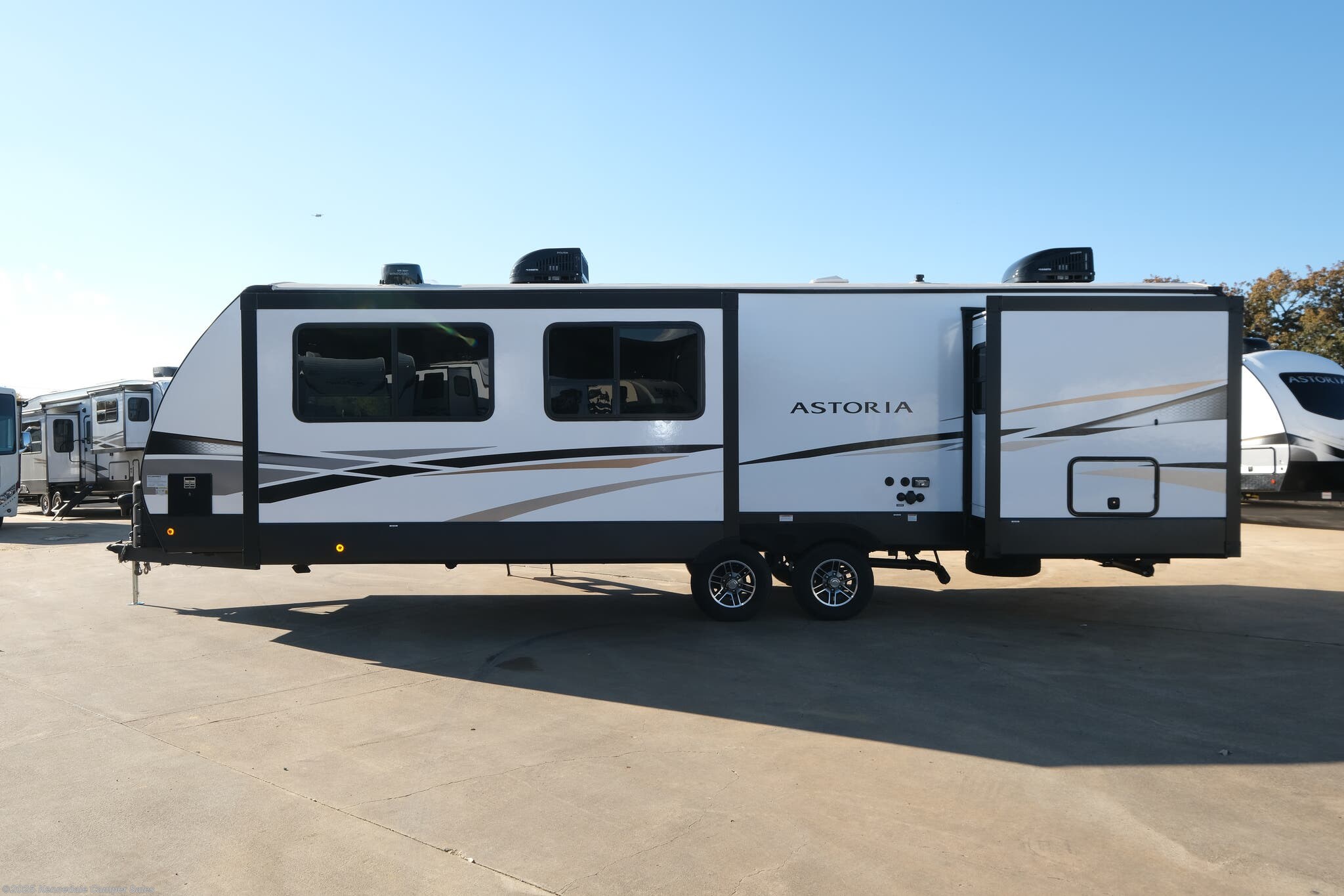 2022 Dutchmen Astoria 2913FK RV for Sale in Kennedale, TX 76060