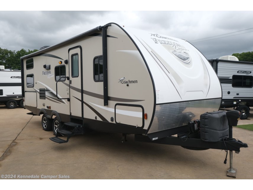 2017 Coachmen Freedom Express Ultra Lite 257BHS