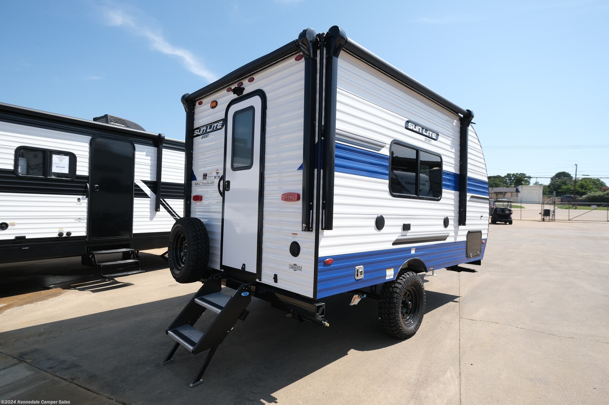 2024 Sunset Park RV Sun Lite 16BH RV for Sale in Kennedale, TX 76060