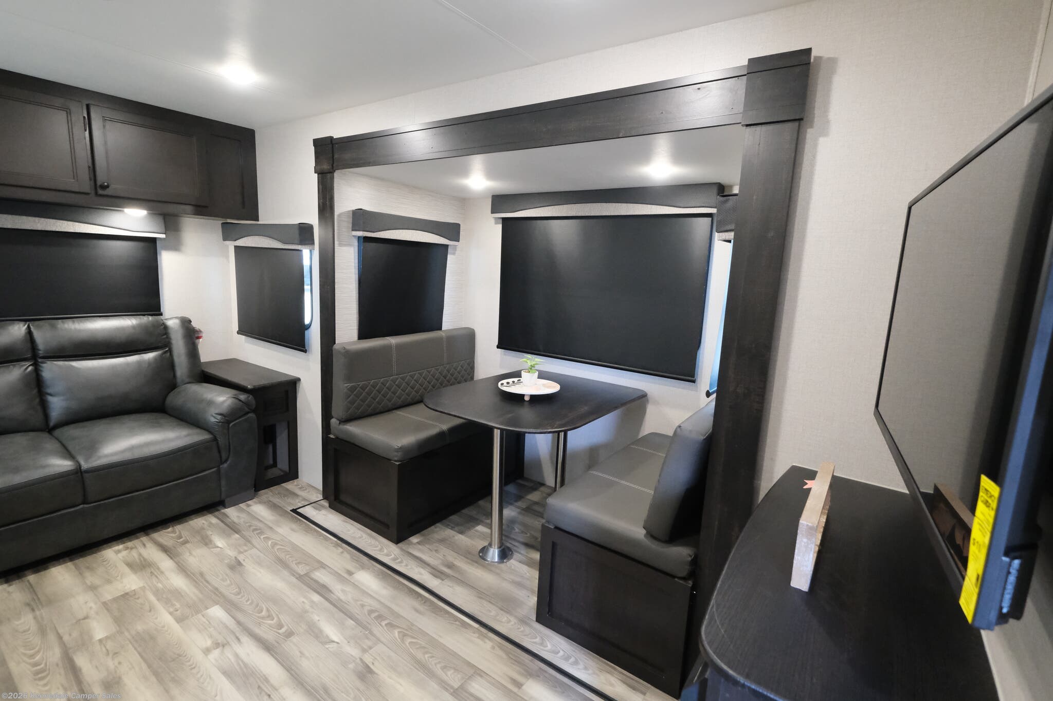 2022 Highland Ridge Range Lite 242RL RV for Sale in Kennedale, TX 76060