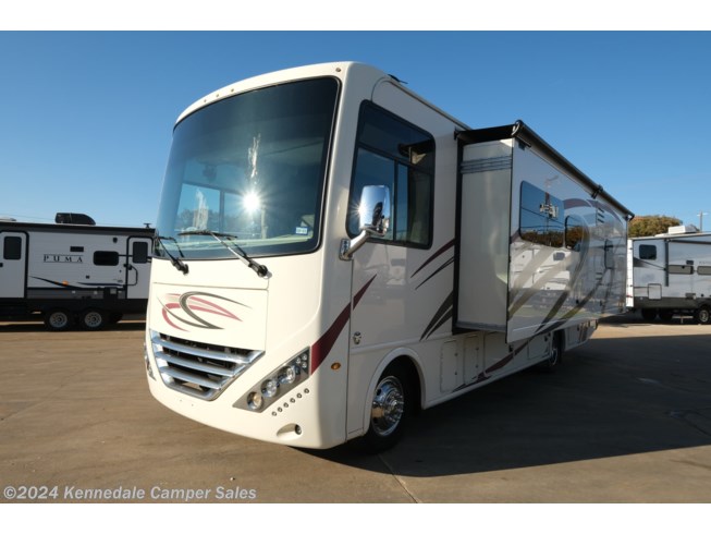 2020 Thor Motor Coach Hurricane 29M - Used Class A For Sale by Kennedale Camper Sales in Kennedale, Texas