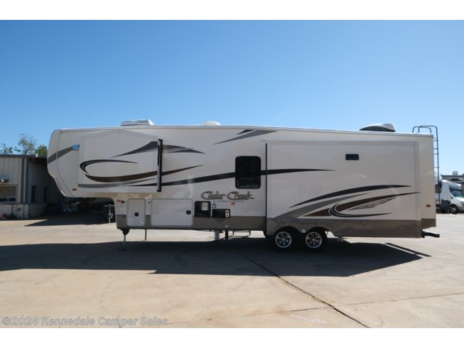 2017 Cedar Creek Silverback 33RK by Forest River from Kennedale Camper Sales in Kennedale, Texas