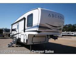 Used 2022 Keystone Arcadia Half-Ton 3370BH available in Kennedale, Texas